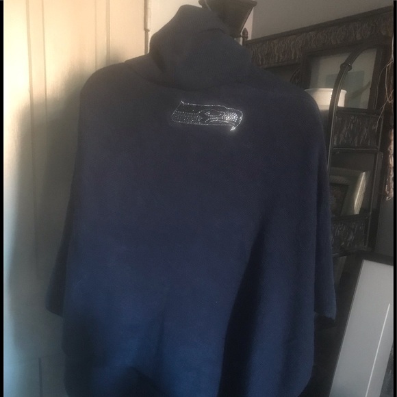Seattle Seahawks Team Poncho - Picture 6 of 6